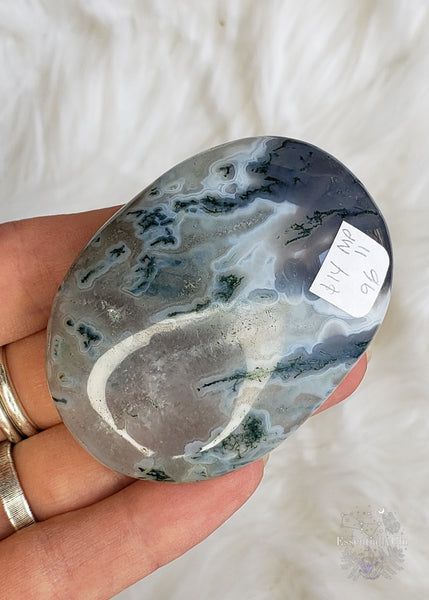 Moss Agate Meaning - an excellent stone for rebalancing the body, mind, and spirit while eliminating negativity. Agate can help inspire creative ideas, attract abundance, improve self-esteem, self-expression, and communication. Agate is perfect for those who have short attention spans, providing a grounding effect. It helps enhance mental function, improving concentration, perception, and analytical abilities. Moss agate is associated with the heart chakra. Crystals for Virgo